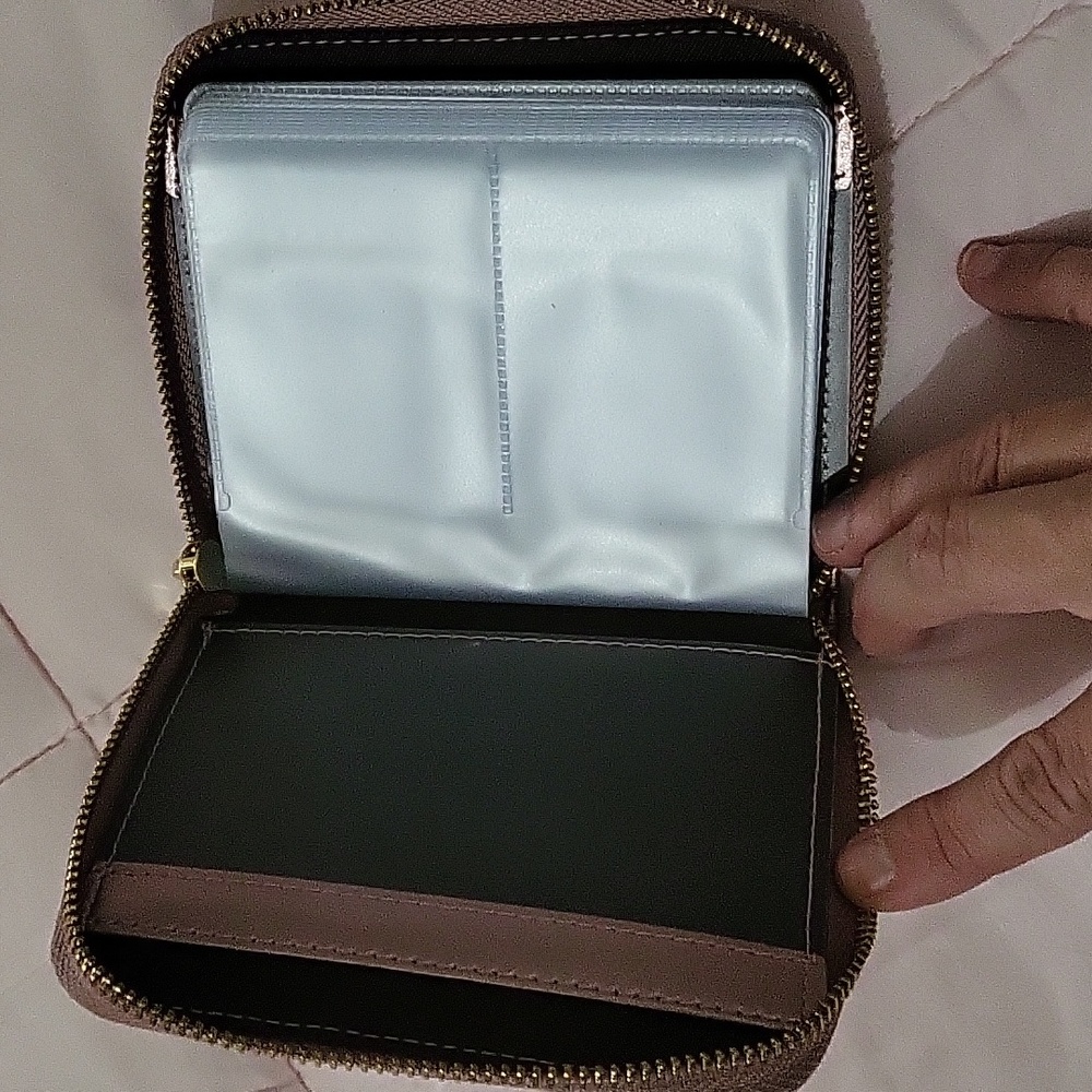Card case - Picture 2 of 4